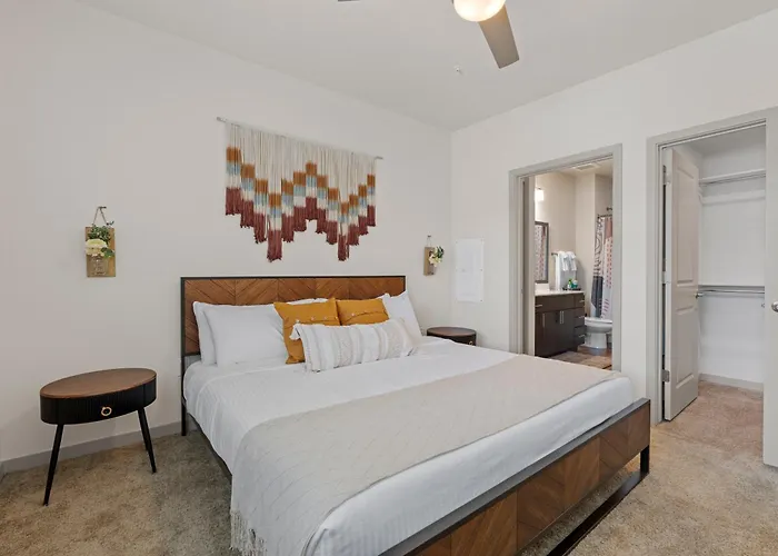 Oasis Near Asu & Downtown With Pool, Gym, Parking & Hot Tub Apartment Tempe