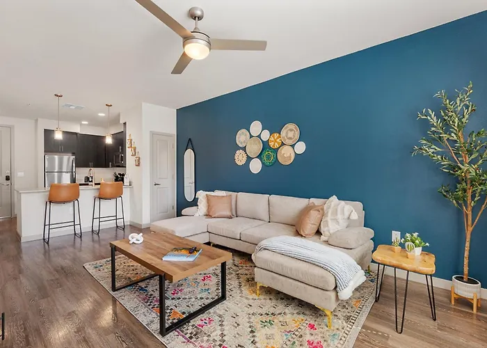 Oasis Near Asu & Downtown With Pool, Gym, Parking & Hot Tub Apartment Tempe