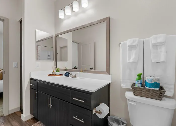 Oasis Near Asu & Downtown With Pool, Gym, Parking & Hot Tub * Tempe