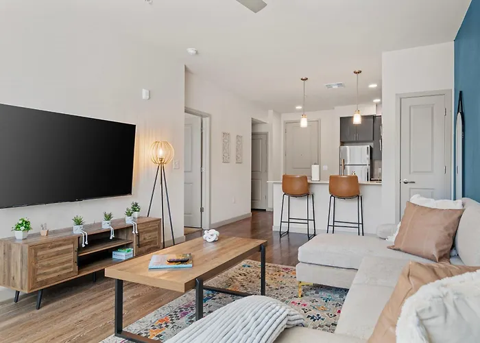 Oasis Near Asu & Downtown With Pool, Gym, Parking & Hot Tub
