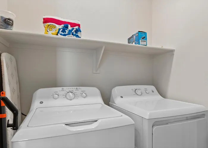 Apartment Oasis Near Asu & Downtown With Pool, Gym, Parking & Hot Tub *