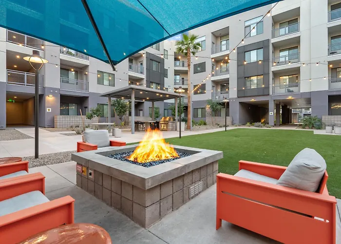 Oasis Near Asu & Downtown With Pool, Gym, Parking & Hot Tub *