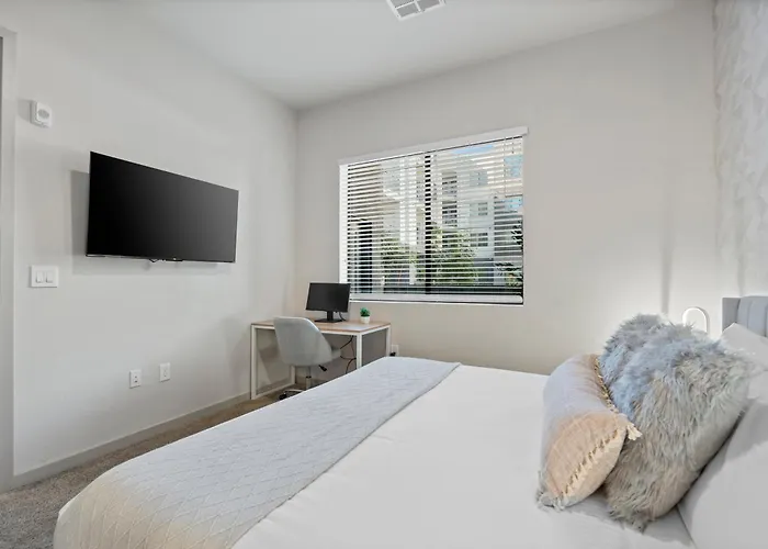 Oasis Near Asu & Downtown With Pool, Gym, Parking & Hot Tub * Tempe