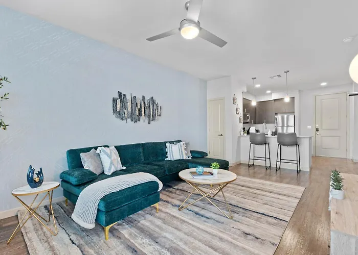 Oasis Near Asu & Downtown With Pool, Gym, Parking & Hot Tub