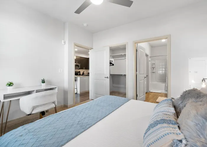 Apartment Oasis Near Asu & Downtown With Pool, Gym, Parking & Hot Tub *