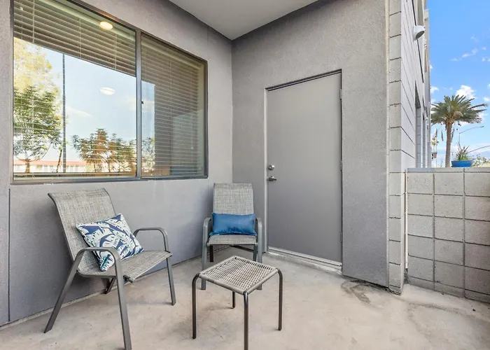 Oasis Near Asu & Downtown With Pool, Gym, Parking & Hot Tub Apartment