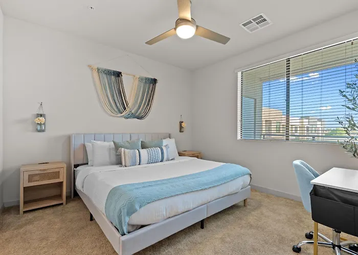 Apartment Oasis Near Asu & Downtown With Pool, Gym, Parking & Hot Tub *
