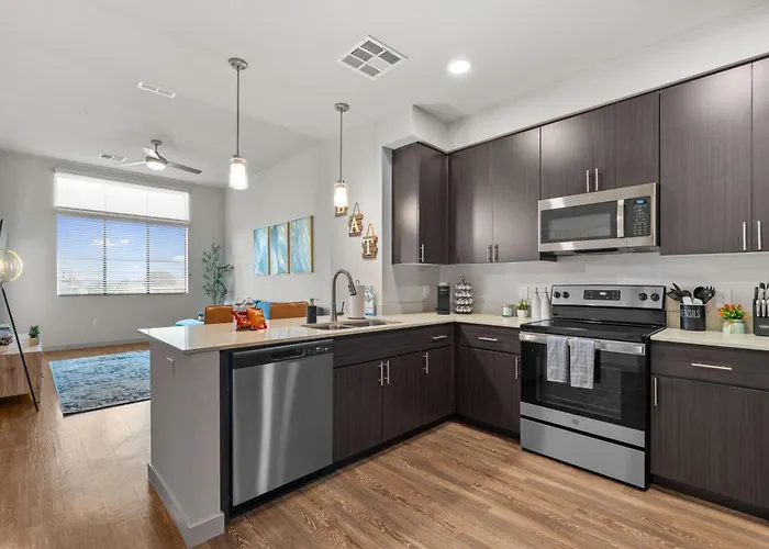 Oasis Near Asu & Downtown With Pool, Gym, Parking & Hot Tub * Tempe